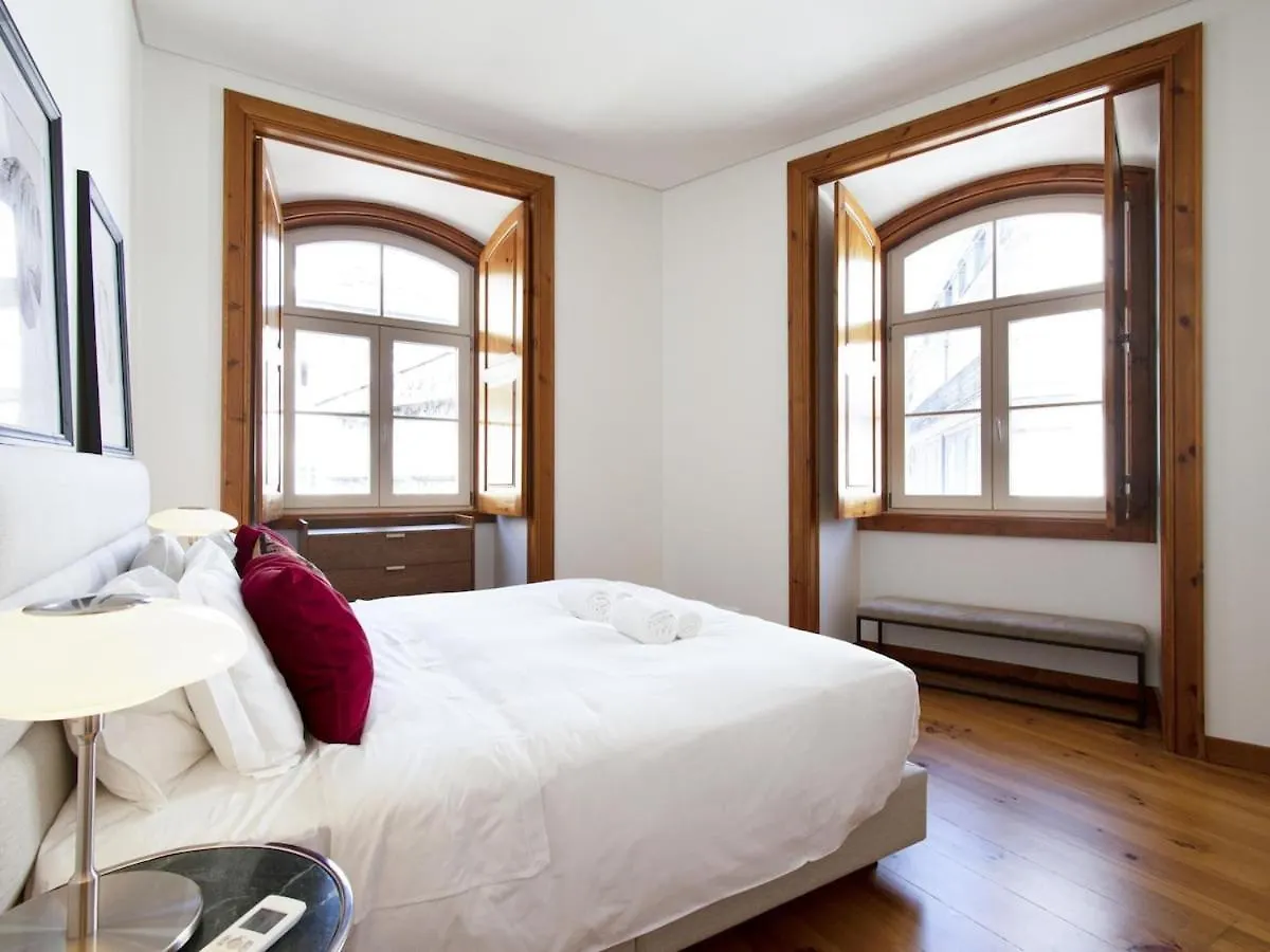 Chiado Stylish Bright Apt With Ac Lisboa 0*,  البرتغال
