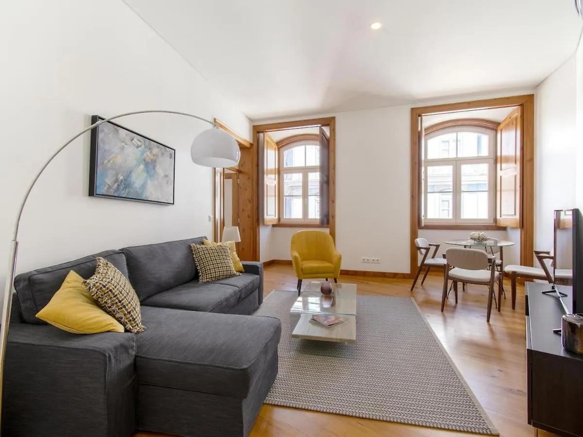 Chiado Stylish Bright Apt With Ac location